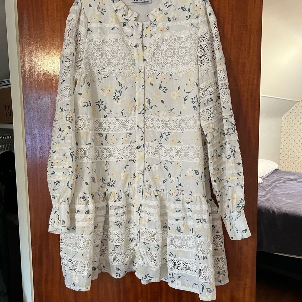 En Saison Floral Ruffle Blouse